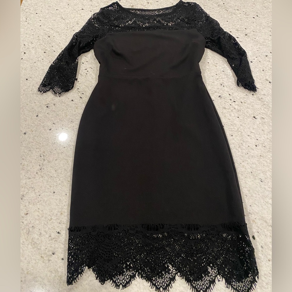 LIKE NEW EXPRESS LACE DRESS 👗